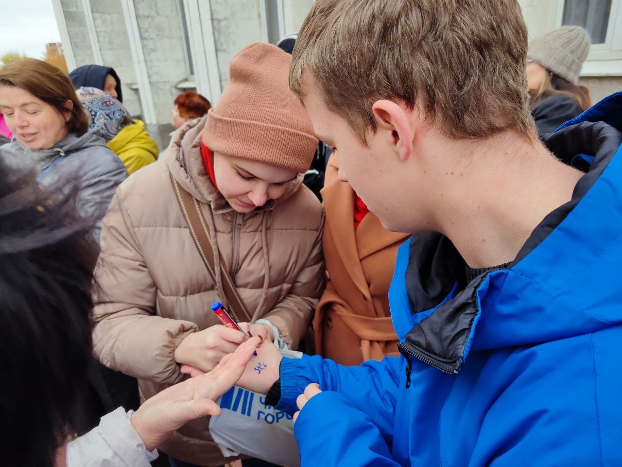 Куряне ждут продажу билетов на "Ревизора" с Машковым Куряне ждут продажу билетов на "Ревизора" с Машковым