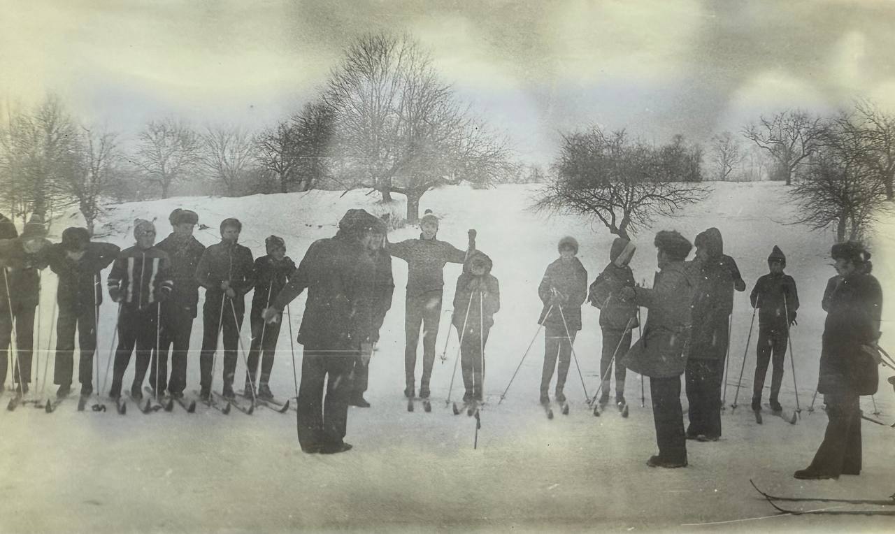 Виктор Петров: Сегодня мы отмечаем замечательную дату – День рождения Комсомола! В этот день мы отдаем дань уважения тем, кто в свое время стал настоящими строителями нашей страны, проводя в жизнь идеи молодёжного движения и... Виктор Петров: Сегодня мы отмечаем замечательную дату – День рождения Комсомола! В этот день мы отдаем дань уважения тем, кто в свое время стал настоящими строителями нашей страны, проводя в жизнь идеи молодёжного движения и...