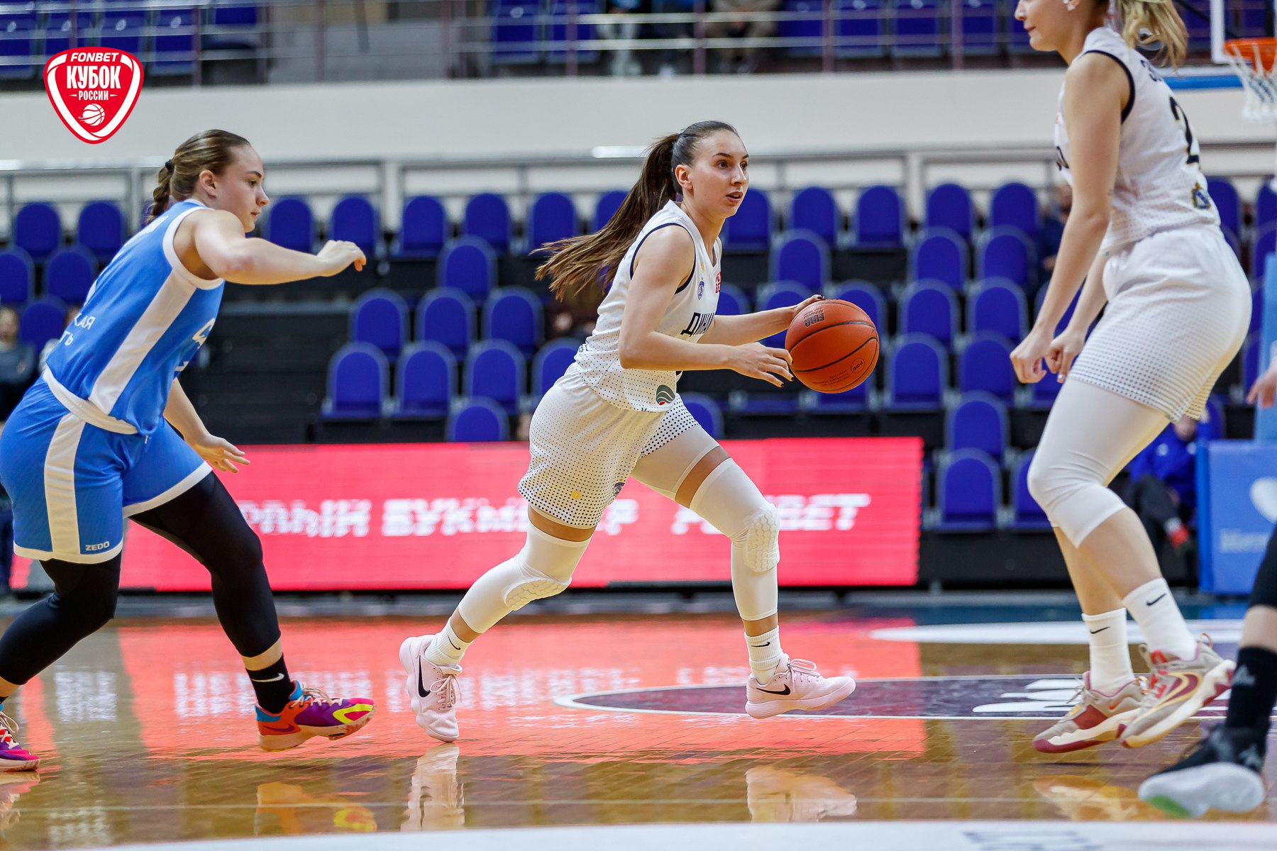 В ЧЕТВЕРТЬФИНАЛЕ КУБКА РОССИИ В ЧЕТВЕРТЬФИНАЛЕ КУБКА РОССИИ