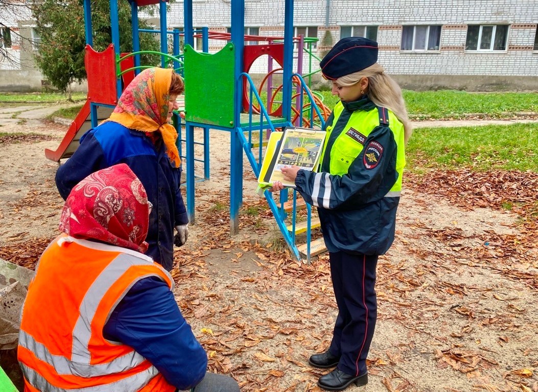 Сотрудники железногорской Госавтоинспекции и «Родительский патруль» провели акцию «Свет твоей безопасности» Сотрудники железногорской Госавтоинспекции и «Родительский патруль» провели акцию «Свет твоей безопасности»