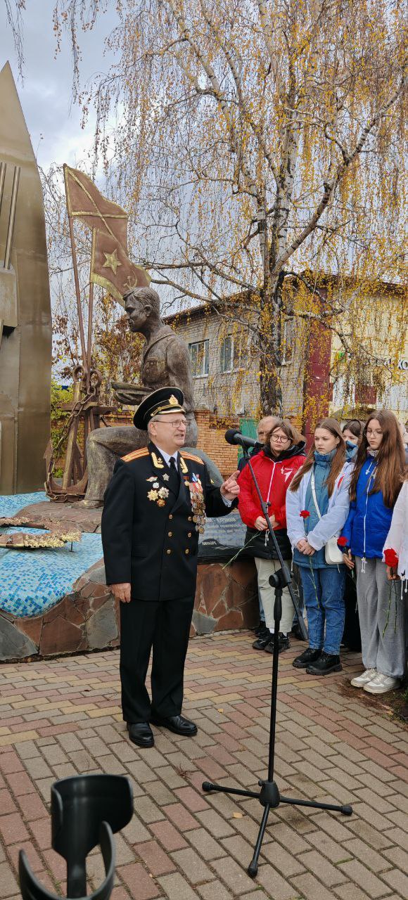 Олег Быковский: Сегодня, 29 октября 2025 года, в Октябрьском районе прошел траурный митинг, посвященный памяти погибших на линкоре «Новороссийск» Олег Быковский: Сегодня, 29 октября 2025 года, в Октябрьском районе прошел траурный митинг, посвященный памяти погибших на линкоре «Новороссийск»