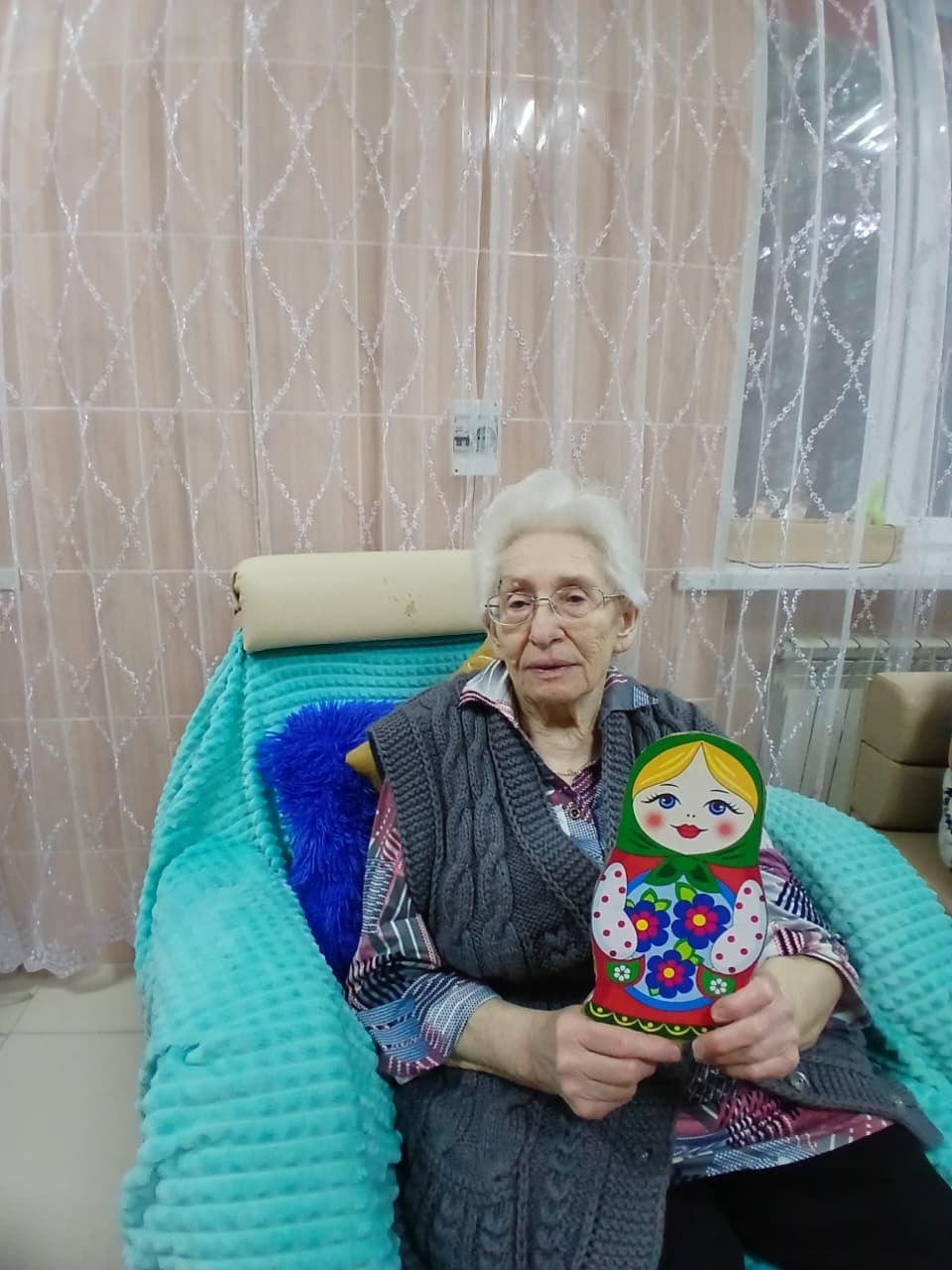 Матрёшка — это не только традиционная русская игрушка, но и символ народного искусства Матрёшка — это не только традиционная русская игрушка, но и символ народного искусства