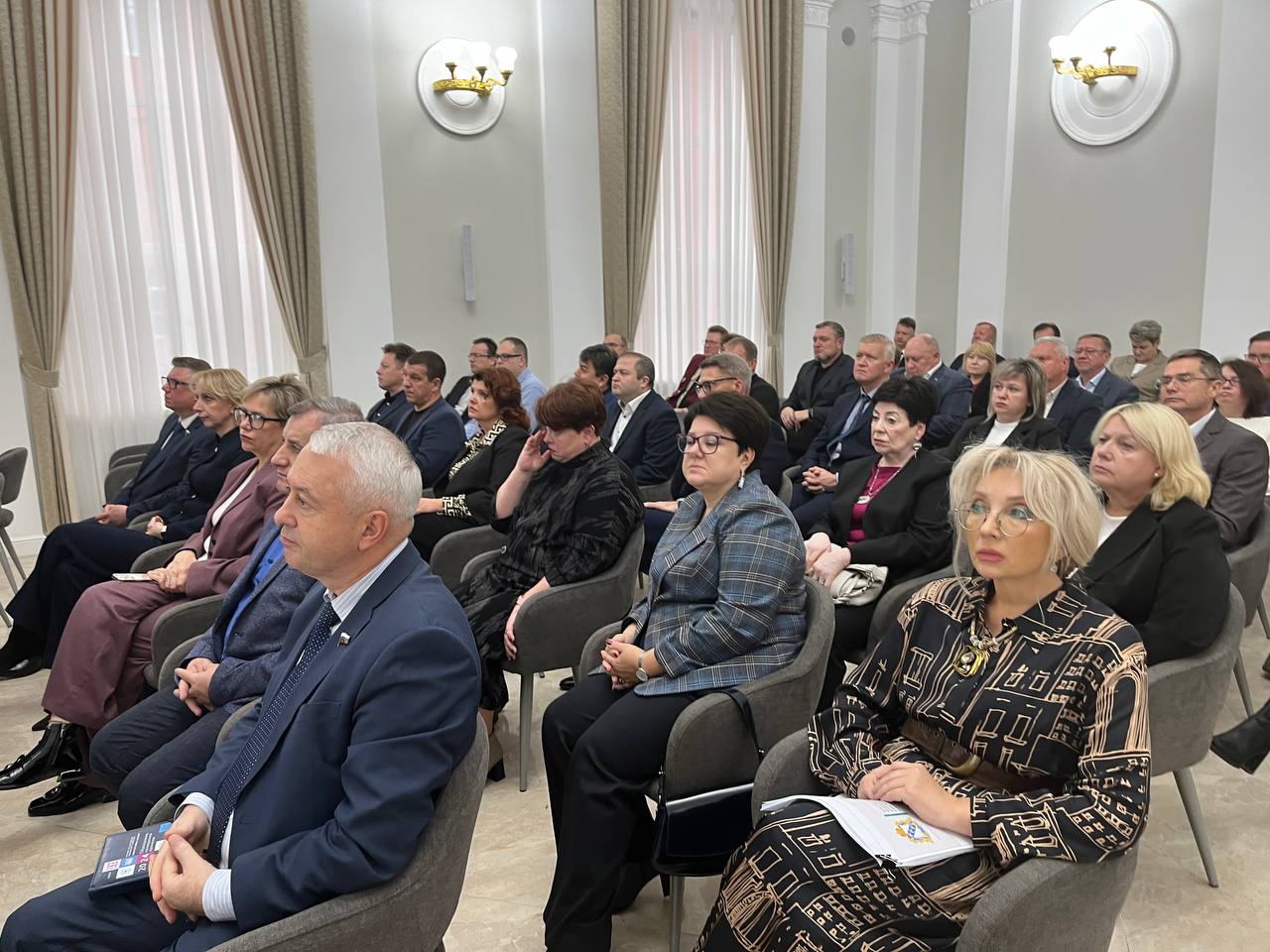 Сегодня курским медикам представили нового врио министра здравоохранения Сегодня курским медикам представили нового врио министра здравоохранения