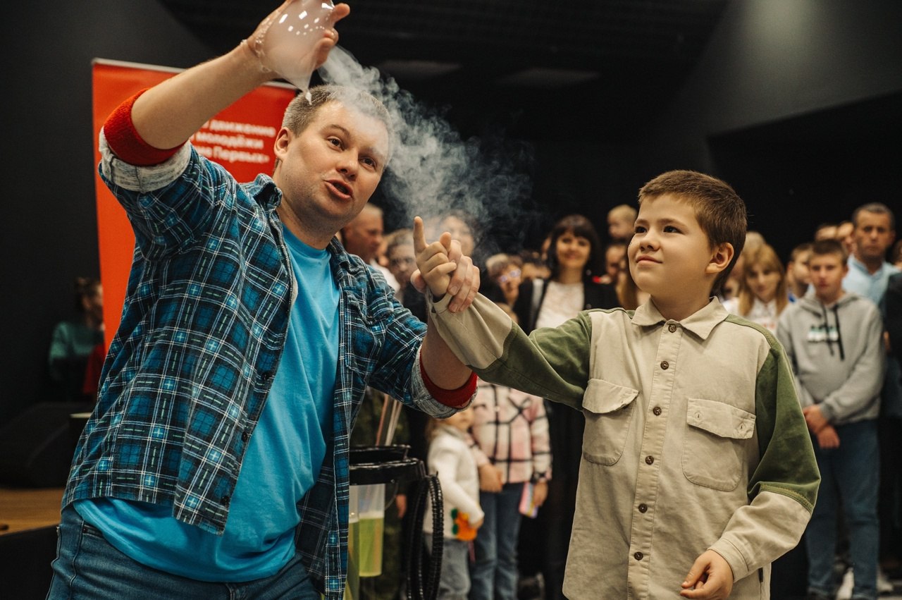 В Городском молодежном центре «Гелиос» прошел фестиваль «Родные – Любимые», организованный сообществом «Движения первых» В Городском молодежном центре «Гелиос» прошел фестиваль «Родные – Любимые», организованный сообществом «Движения первых»