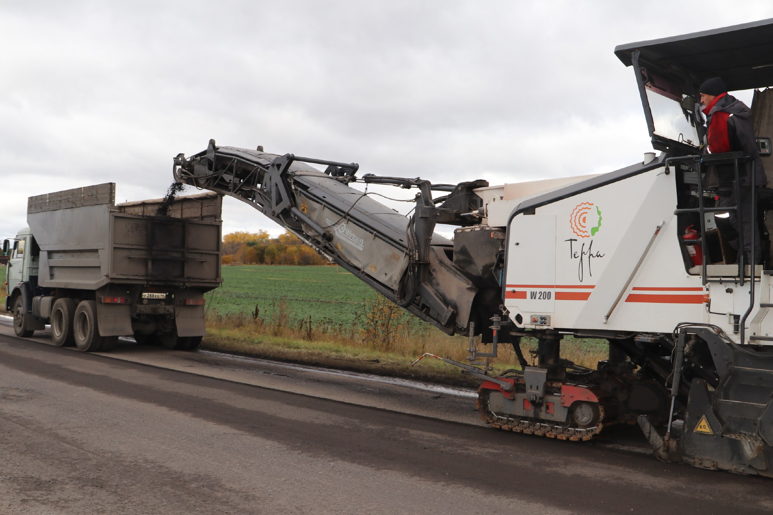 В Курской области продолжают ремонт автодорог по дополнительному финансированию В Курской области продолжают ремонт автодорог по дополнительному финансированию