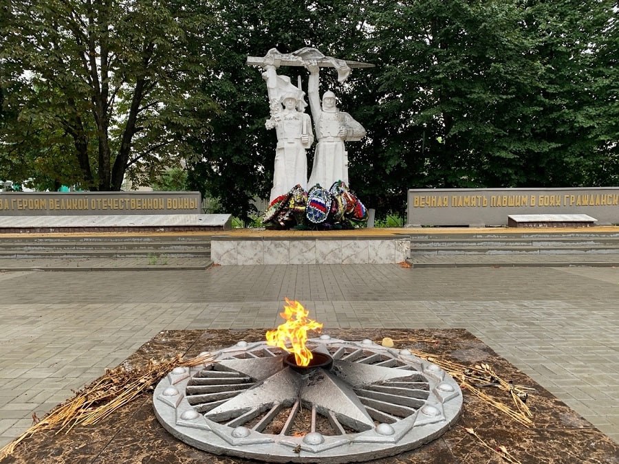 Обоянь и Касторное станут населёнными пунктами воинской доблести