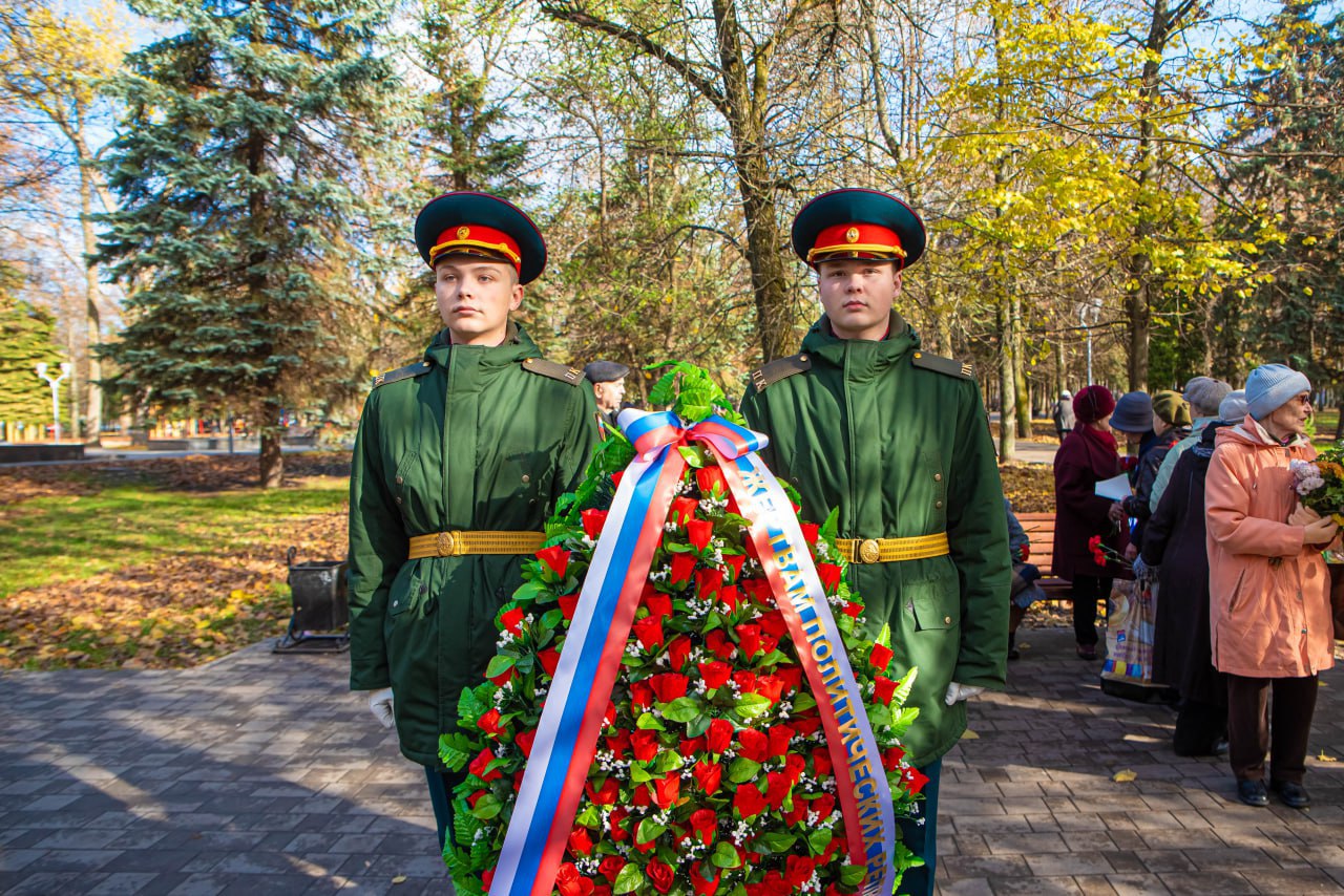 В Курске почтили память жертв политических репрессий В Курске почтили память жертв политических репрессий