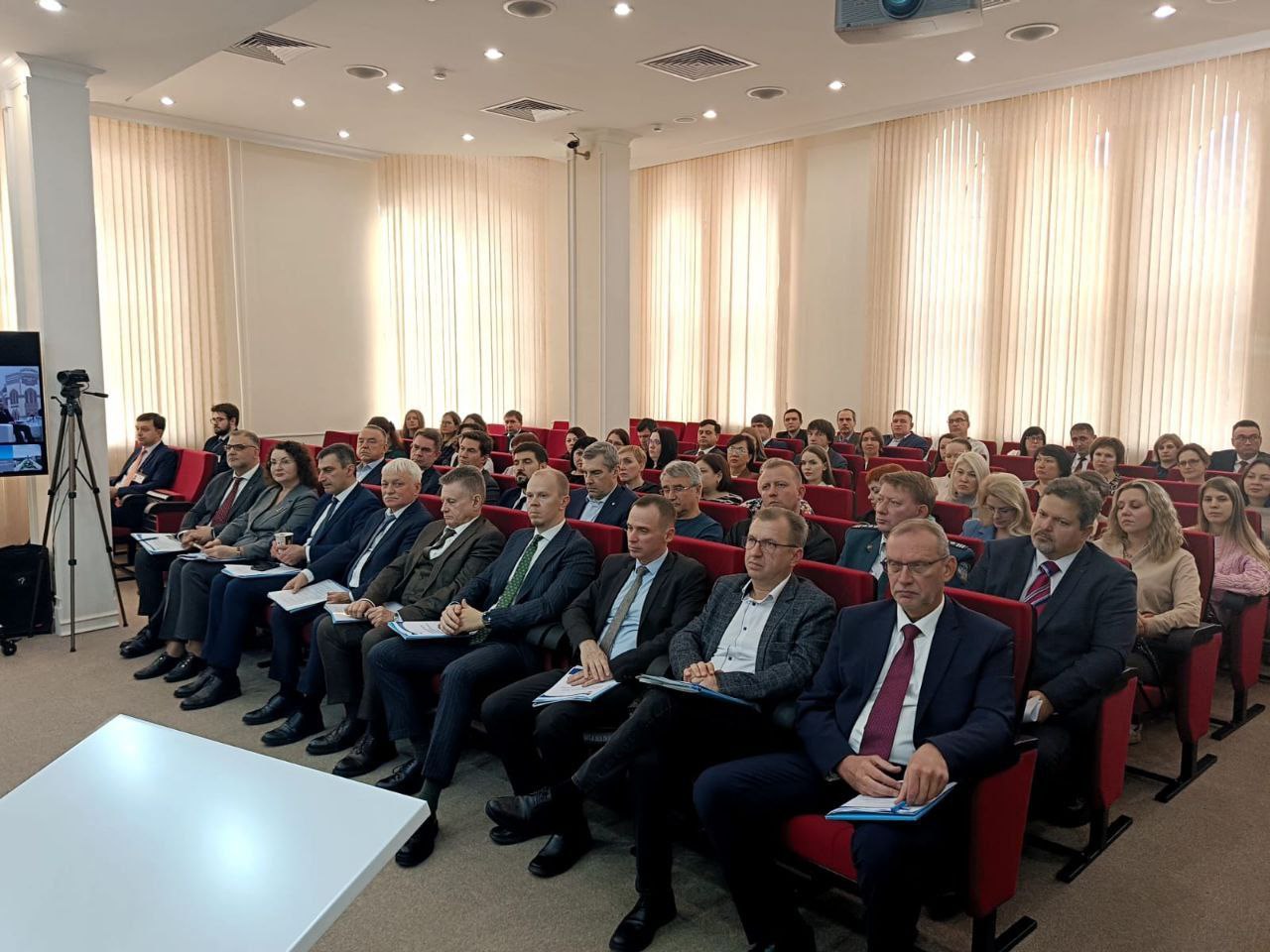 В Курске провели коммуникационную сессию на тему «Актуальные вопросы денежно-кредитной политики Банка России» В Курске провели коммуникационную сессию на тему «Актуальные вопросы денежно-кредитной политики Банка России»