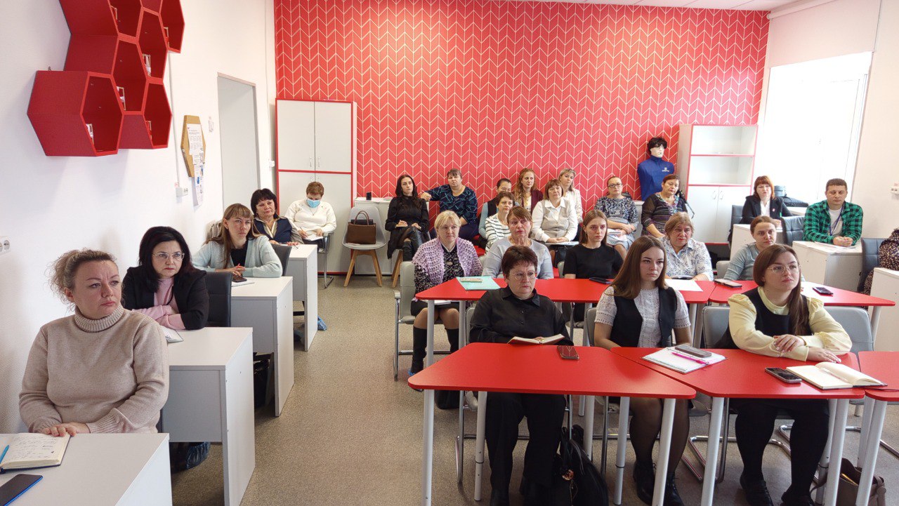 Андрей Амерев: 30 октября встретился с руководителями образовательных учреждений Горшеченского района и советниками по воспитанию, на котором были подведены итоги первой четверти Андрей Амерев: 30 октября встретился с руководителями образовательных учреждений Горшеченского района и советниками по воспитанию, на котором были подведены итоги первой четверти