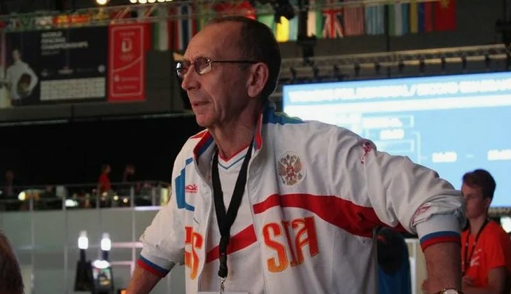 В завершении школьного спортивного марафона "Формула здоровья" с обучающимися 9-х классов школы №4 была проведена тематическая беседа о жизненном и спортивном пути талантливого тренера по фехтованию И.М.Мавлютова В завершении школьного спортивного марафона "Формула здоровья" с обучающимися 9-х классов школы №4 была проведена тематическая беседа о жизненном и спортивном пути талантливого тренера по фехтованию И.М.Мавлютова