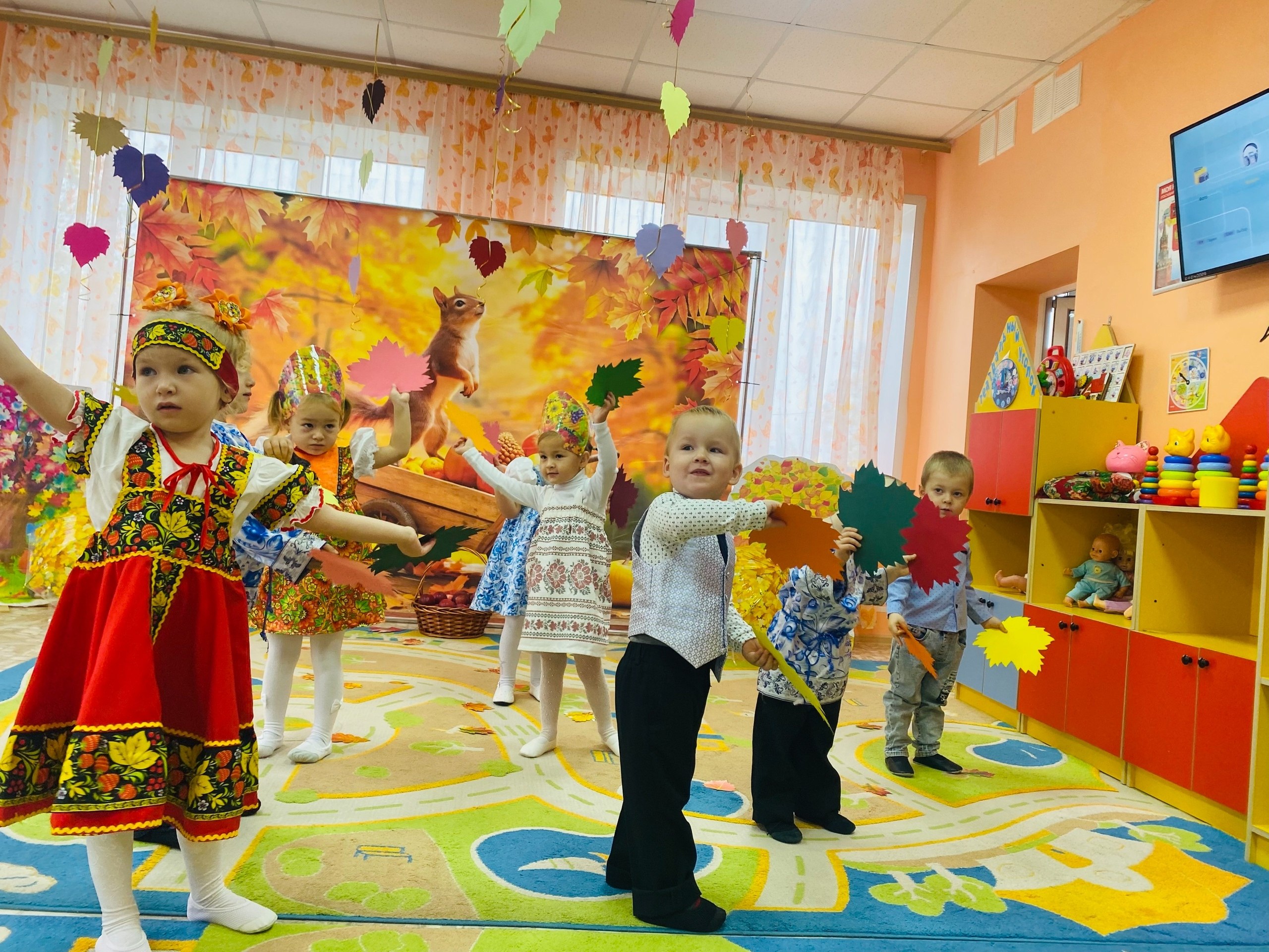 Марафон осенних праздников в детских садах! Марафон осенних праздников в детских садах!