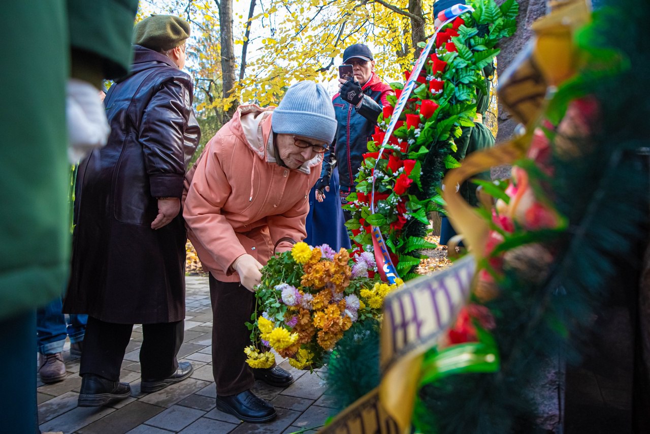 В Курске почтили память жертв политических репрессий В Курске почтили память жертв политических репрессий