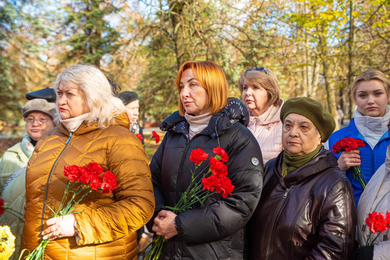 В Курске почтили память жертв политических репрессий В Курске почтили память жертв политических репрессий