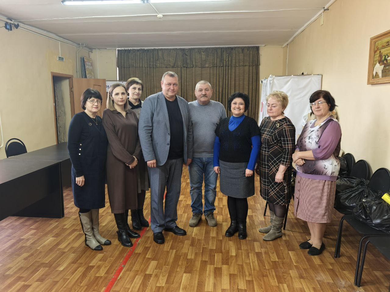 Андрей Телегин: Сегодня вручил удостоверения Главам Нижнемедведицкого и Брежневского сельских советов - Ивану Васильевичу Мальцеву и Василию Дмитриевичу Печурину Андрей Телегин: Сегодня вручил удостоверения Главам Нижнемедведицкого и Брежневского сельских советов - Ивану Васильевичу Мальцеву и Василию Дмитриевичу Печурину