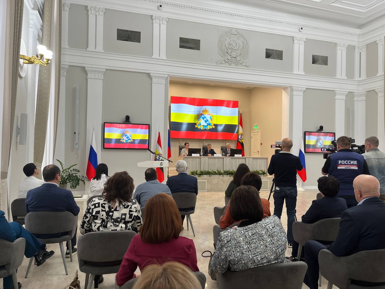 Сегодня курским медикам представили нового врио министра здравоохранения Сегодня курским медикам представили нового врио министра здравоохранения