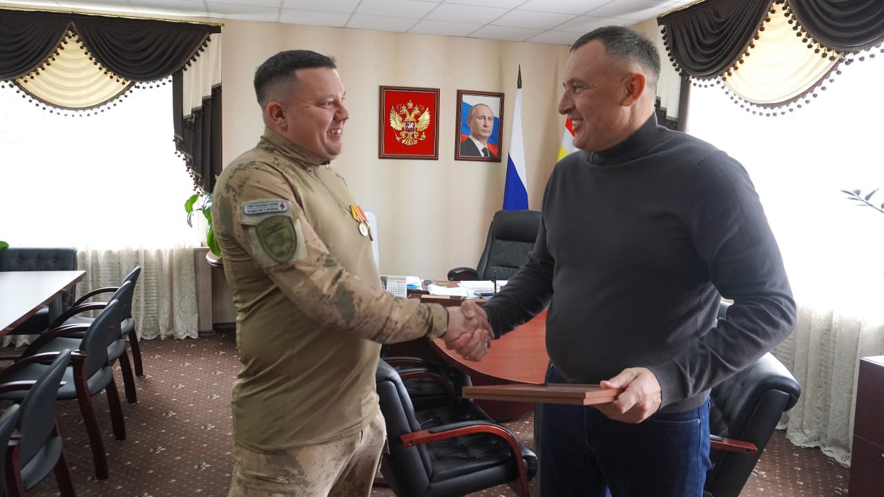 Андрей Белоусов: Сегодня встретился с нашим земляком, участником специальной военной операции Вячеславом Мараковым Андрей Белоусов: Сегодня встретился с нашим земляком, участником специальной военной операции Вячеславом Мараковым