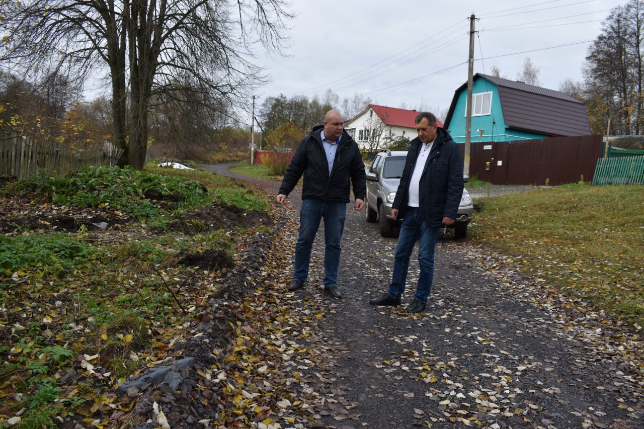 Александр Фролков: Вместе с директором Управления районного хозяйства Александром Кулаковым побывали с рабочей поездкой в слободе Михайловке, селах Веретенино, Рышково и Троицкое Александр Фролков: Вместе с директором Управления районного хозяйства Александром Кулаковым побывали с рабочей поездкой в слободе Михайловке, селах Веретенино, Рышково и Троицкое