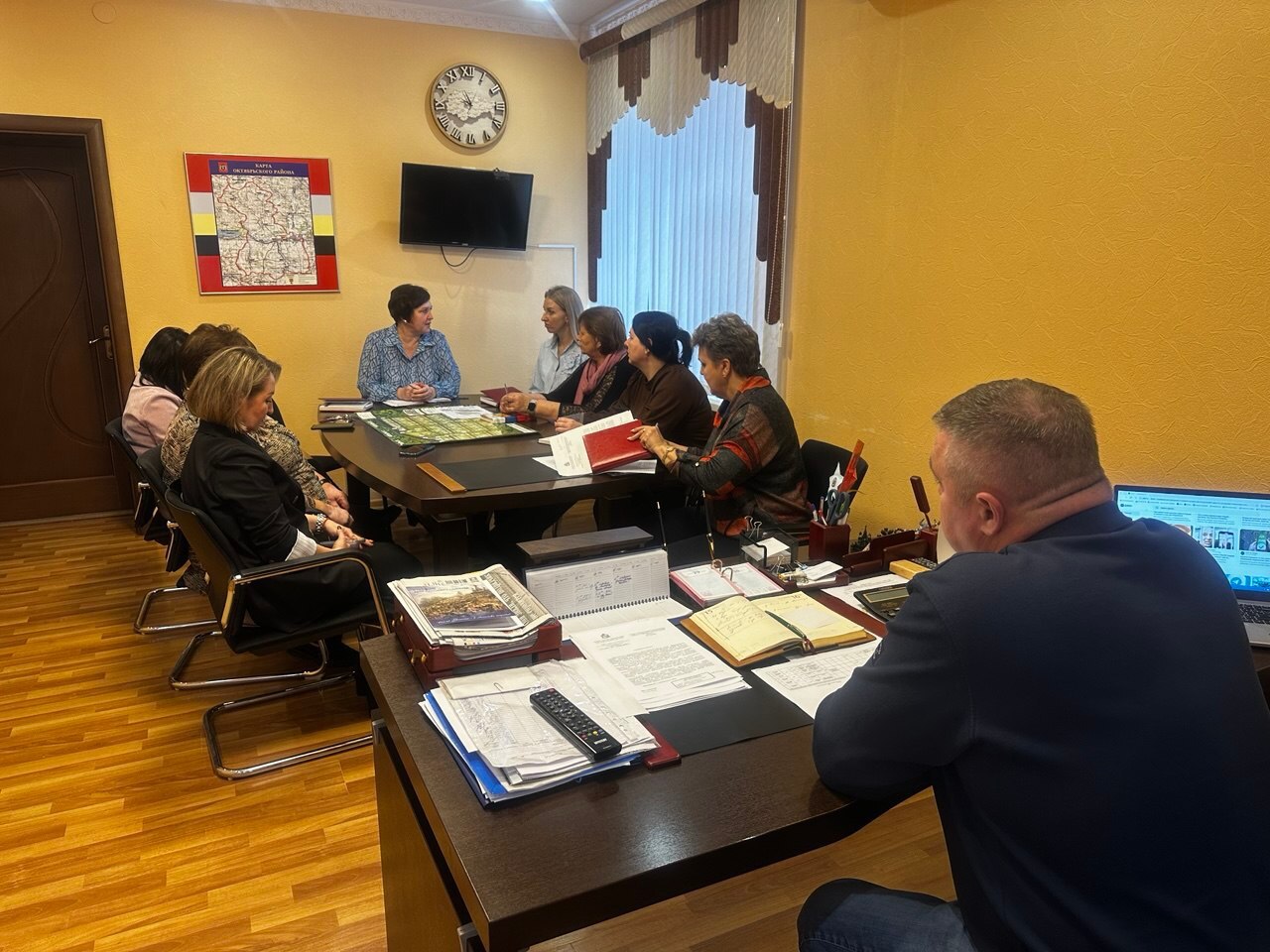 Сегодня, 31 октября 2025 года, в администрации Октябрьского района прошло важное событие – заседание по подготовке к празднованию юбилея района Сегодня, 31 октября 2025 года, в администрации Октябрьского района прошло важное событие – заседание по подготовке к празднованию юбилея района