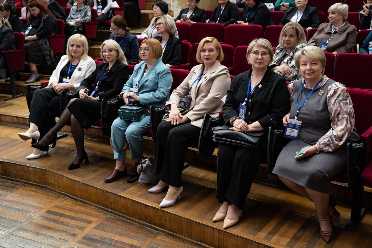 Курские педагоги приняли участие в работе III Форума руководителей школ Кыргызской Республики в Бишкеке Курские педагоги приняли участие в работе III Форума руководителей школ Кыргызской Республики в Бишкеке