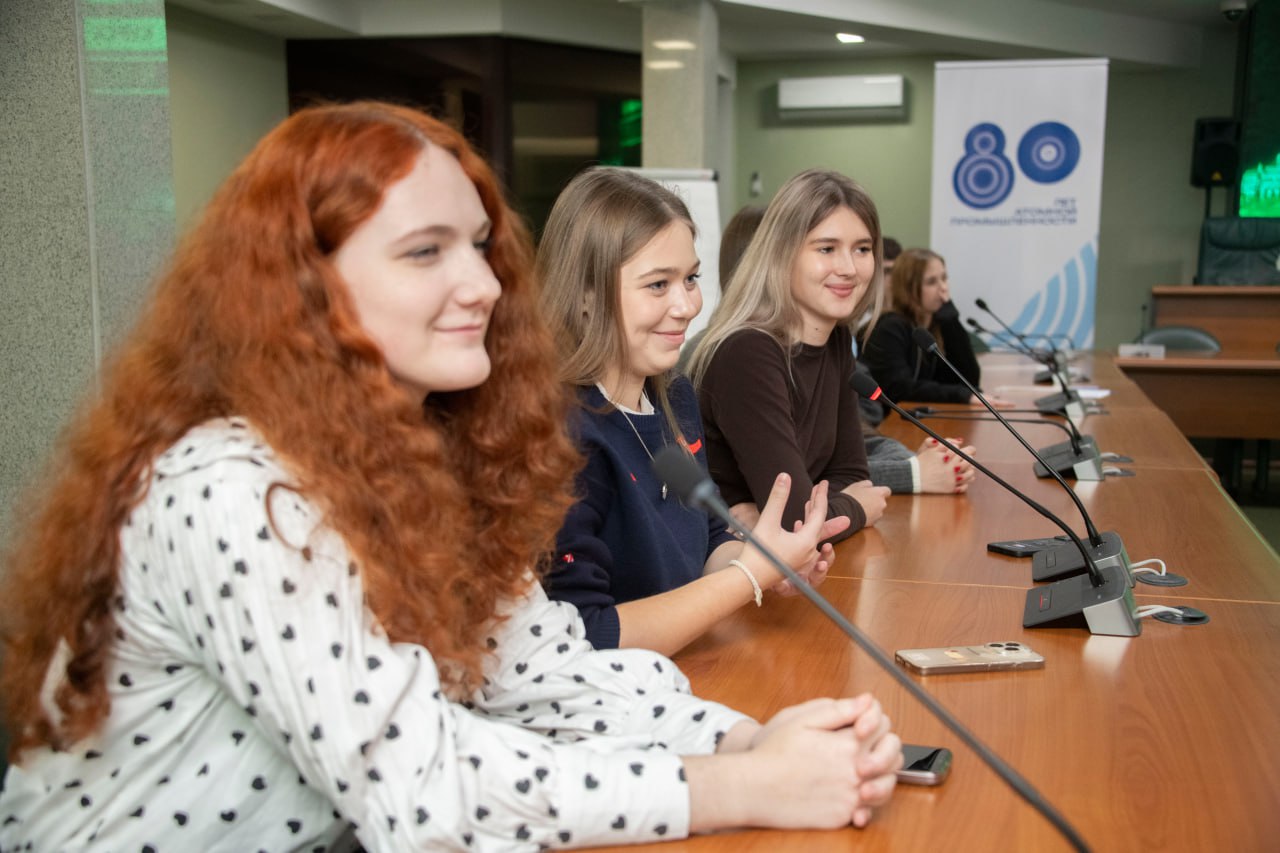 Участников «Школы атомных коммуникаций MediaSkills» познакомили с работой корпоративных СМИ Участников «Школы атомных коммуникаций MediaSkills» познакомили с работой корпоративных СМИ