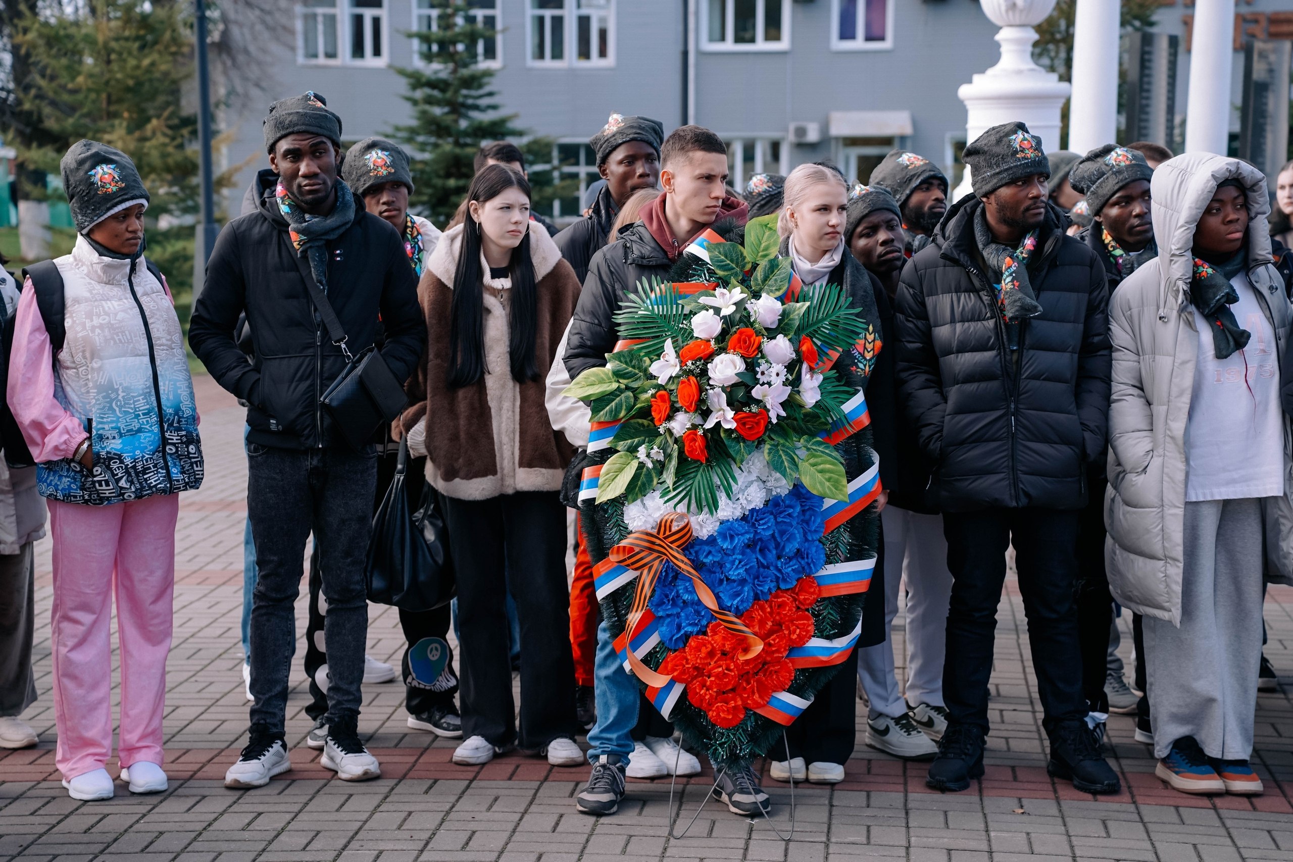 В регионе прошел фестиваль национальных культур «Друзья рядом», его главная цель – укрепление межкультурных связей В регионе прошел фестиваль национальных культур «Друзья рядом», его главная цель – укрепление межкультурных связей