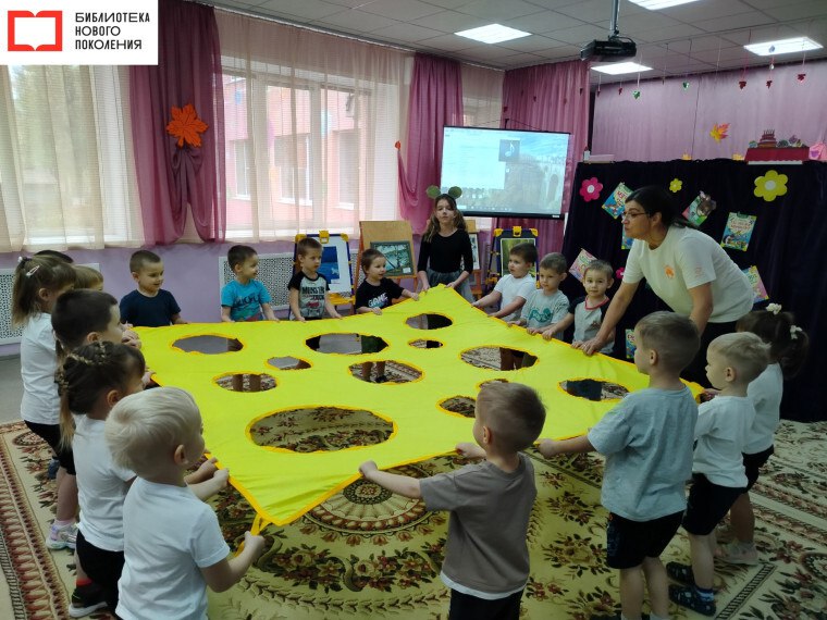 Театр кукол! Как много он значит для детского сердца, с каким нетерпением дети ждут встречи с ним! А если этот театр библиотечный, то в нём оживают сказочные истории и любимые книжные герои