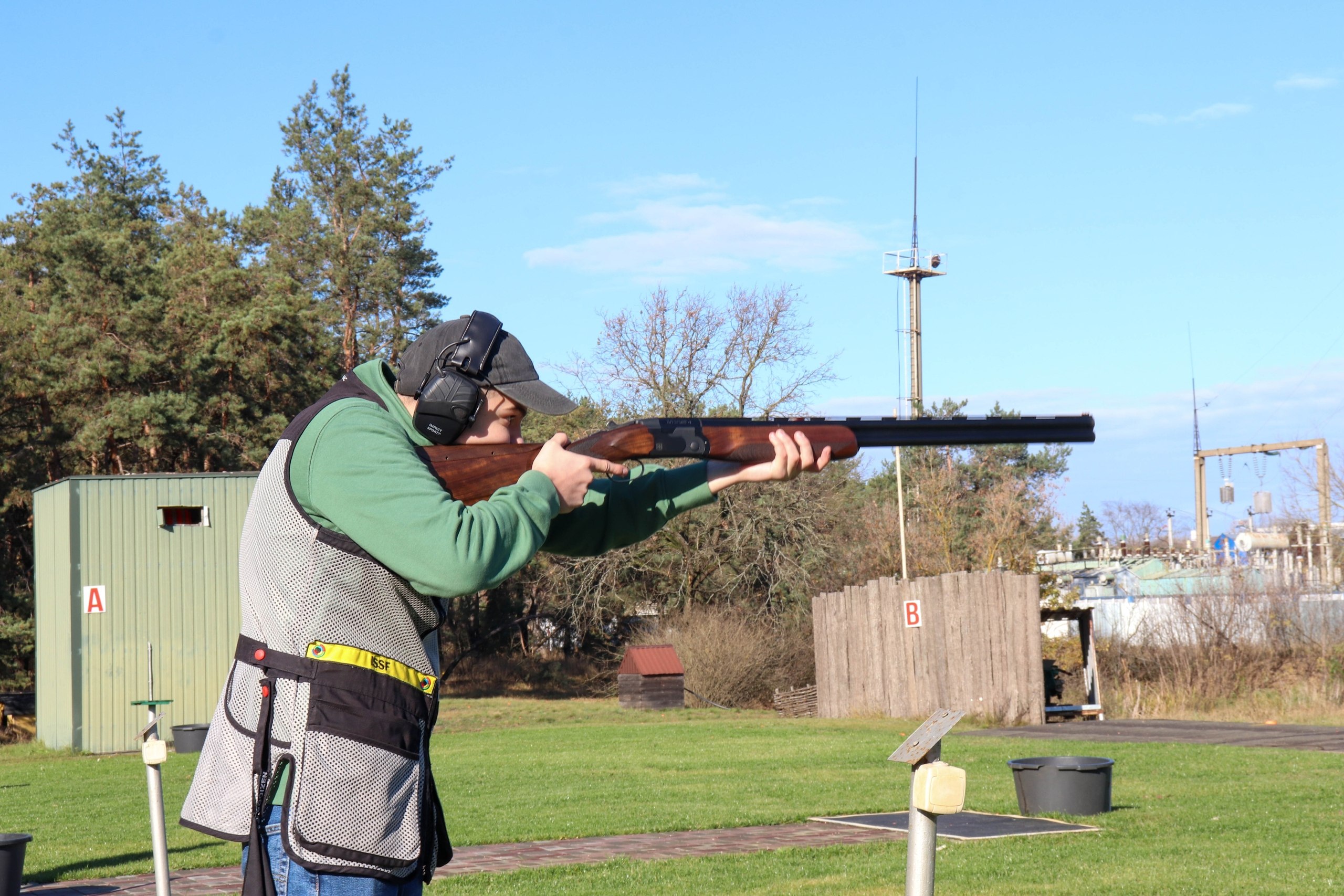 ЛУЧШИЕ НА КУБКЕ. В Курске завершился Курской области по стендовой стрельбе, посвящённый памяти рядового Алексея Тверского, погибшего при исполнении служебного долга в ходе специальной военной операции ЛУЧШИЕ НА КУБКЕ. В Курске завершился Курской области по стендовой стрельбе, посвящённый памяти рядового Алексея Тверского, погибшего при исполнении служебного долга в ходе специальной военной операции
