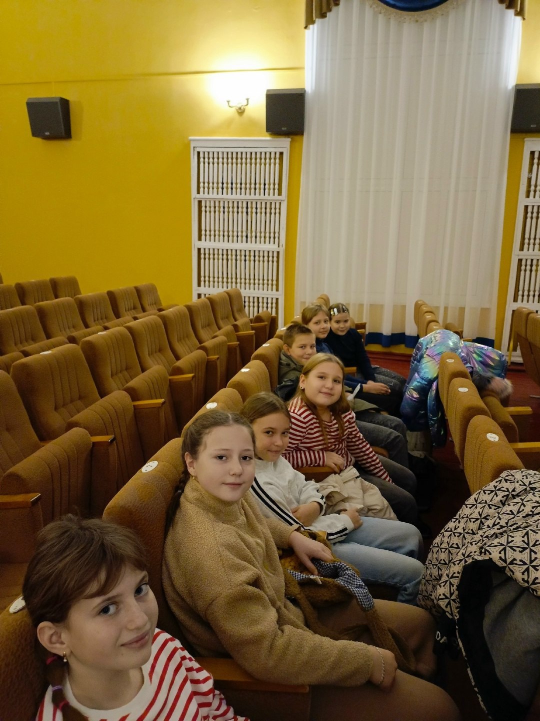 Обучающиеся 4 "А" класса СОШ4 принимают участие в онлайн-фотовыставке «Каникулы: делай, как я!» Обучающиеся 4 "А" класса СОШ4 принимают участие в онлайн-фотовыставке «Каникулы: делай, как я!»