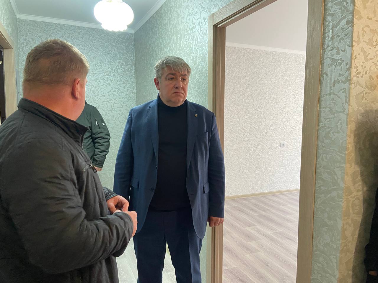 Александр Михайлов: Сегодня лично выехал на приемку квартиры, которая предоставляется для категории детей-сирот Александр Михайлов: Сегодня лично выехал на приемку квартиры, которая предоставляется для категории детей-сирот