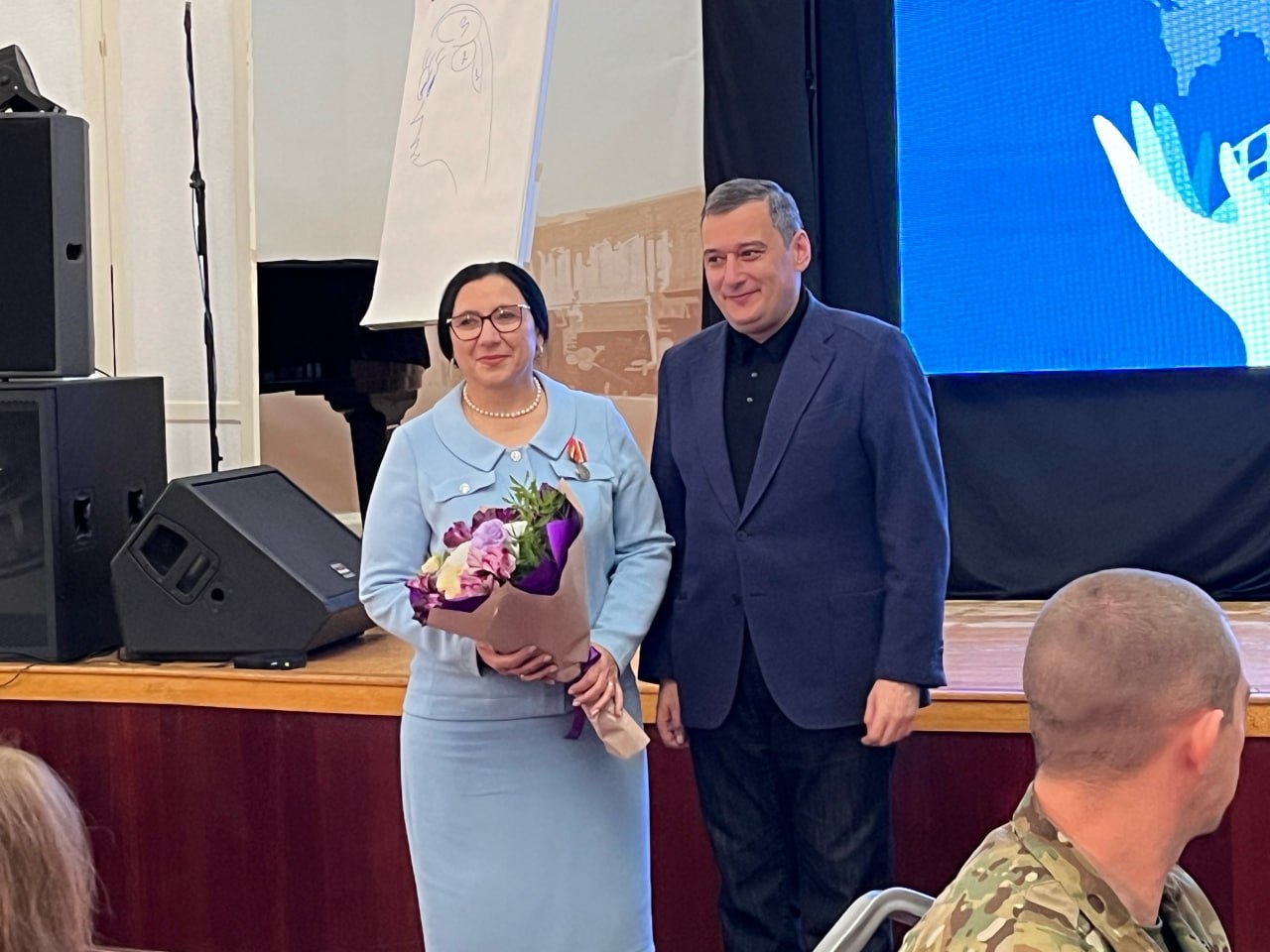 В Курской области наградили соцкоординаторов, работающих с участниками СВО и их семьями В Курской области наградили соцкоординаторов, работающих с участниками СВО и их семьями