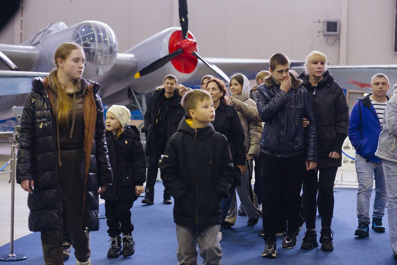 ЛДПР подарила детям из Мариуполя путешествие в мир космоса ЛДПР подарила детям из Мариуполя путешествие в мир космоса