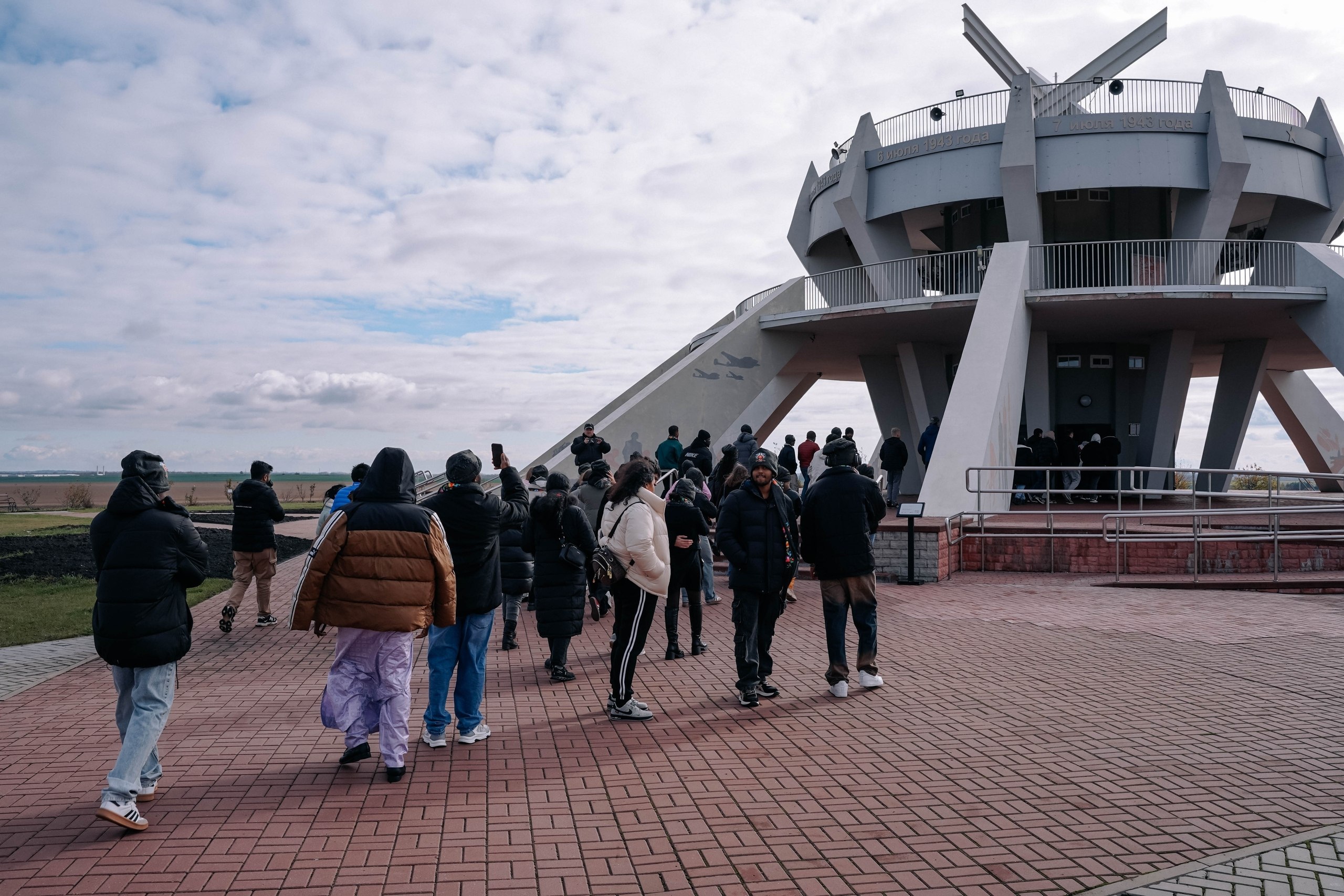 В регионе прошел фестиваль национальных культур «Друзья рядом», его главная цель – укрепление межкультурных связей В регионе прошел фестиваль национальных культур «Друзья рядом», его главная цель – укрепление межкультурных связей