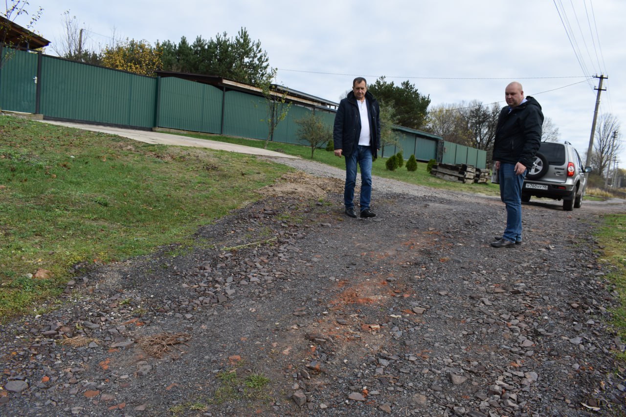 Александр Фролков: Вместе с директором Управления районного хозяйства Александром Кулаковым побывали с рабочей поездкой в слободе Михайловке, селах Веретенино, Рышково и Троицкое Александр Фролков: Вместе с директором Управления районного хозяйства Александром Кулаковым побывали с рабочей поездкой в слободе Михайловке, селах Веретенино, Рышково и Троицкое