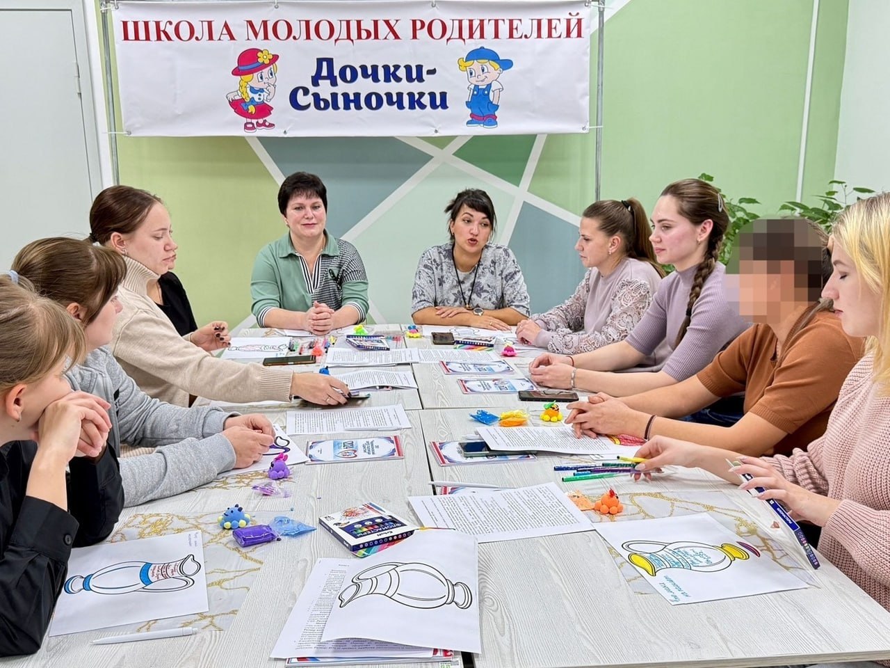При поддержке национального проекта «Семья» в Центре "Содействие" функционирует школа молодых родителей «Дочки-сыночки» При поддержке национального проекта «Семья» в Центре "Содействие" функционирует школа молодых родителей «Дочки-сыночки»