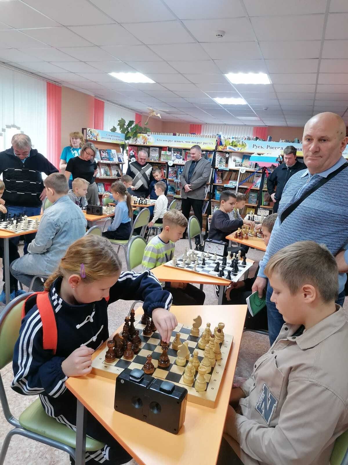 В целях развития физкультурно-оздоровительной и спортивно-массовой работы, популяризации и формирования устойчивого интереса к игре в шахматы среди обучающихся общеобразовательных организаций Октябрьского района Курской... В целях развития физкультурно-оздоровительной и спортивно-массовой работы, популяризации и формирования устойчивого интереса к игре в шахматы среди обучающихся общеобразовательных организаций Октябрьского района Курской...