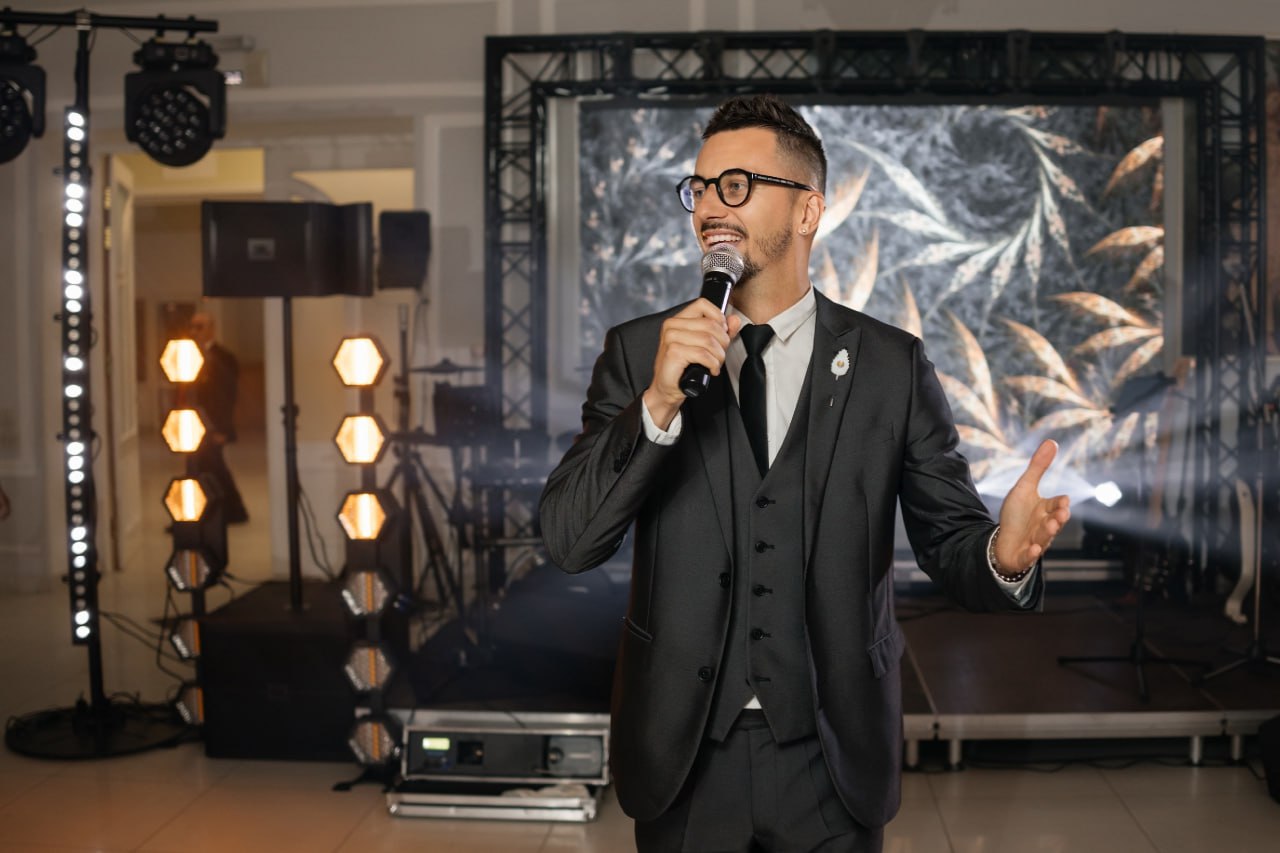 Александр Виндс: «Во всем виноваты КВН, радио и ночные клубы» Александр Виндс: «Во всем виноваты КВН, радио и ночные клубы»