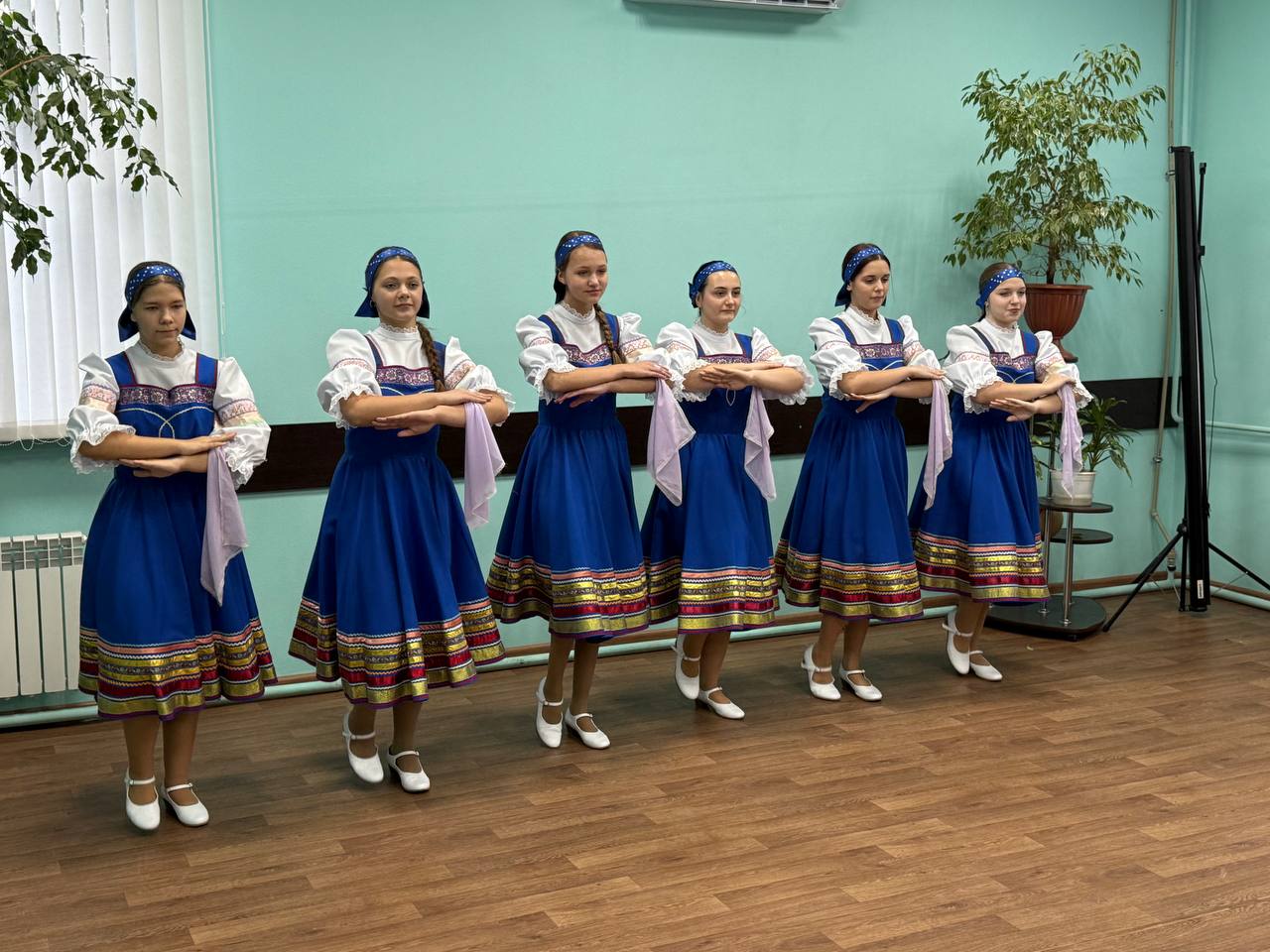 Виктор Петров: Сегодня, в преддверии Дня народного единства, в ОБУСО «Комплексный центр социального обслуживания населения» Пристенского района состоялся праздничный концерт Виктор Петров: Сегодня, в преддверии Дня народного единства, в ОБУСО «Комплексный центр социального обслуживания населения» Пристенского района состоялся праздничный концерт