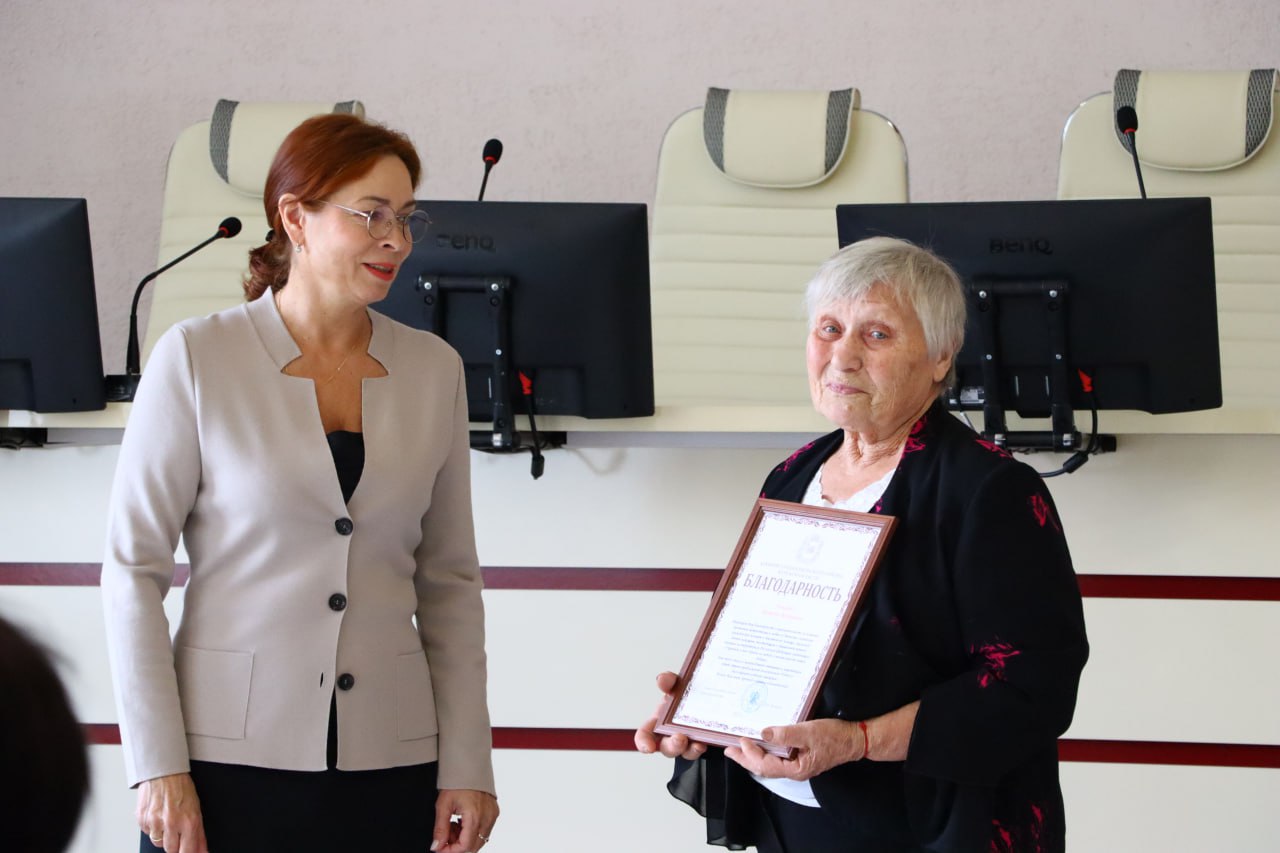 Андрей Белоусов: В Администрации Рыльского района состоялась торжественная церемония вручения благодарственных писем и медалей «За помощь фронту» Андрей Белоусов: В Администрации Рыльского района состоялась торжественная церемония вручения благодарственных писем и медалей «За помощь фронту»