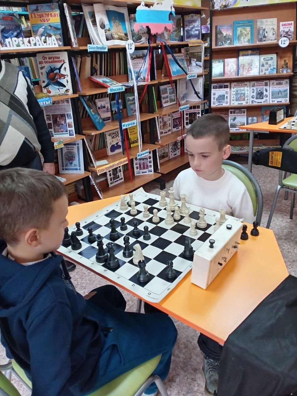 В целях развития физкультурно-оздоровительной и спортивно-массовой работы, популяризации и формирования устойчивого интереса к игре в шахматы среди обучающихся общеобразовательных организаций Октябрьского района Курской... В целях развития физкультурно-оздоровительной и спортивно-массовой работы, популяризации и формирования устойчивого интереса к игре в шахматы среди обучающихся общеобразовательных организаций Октябрьского района Курской...