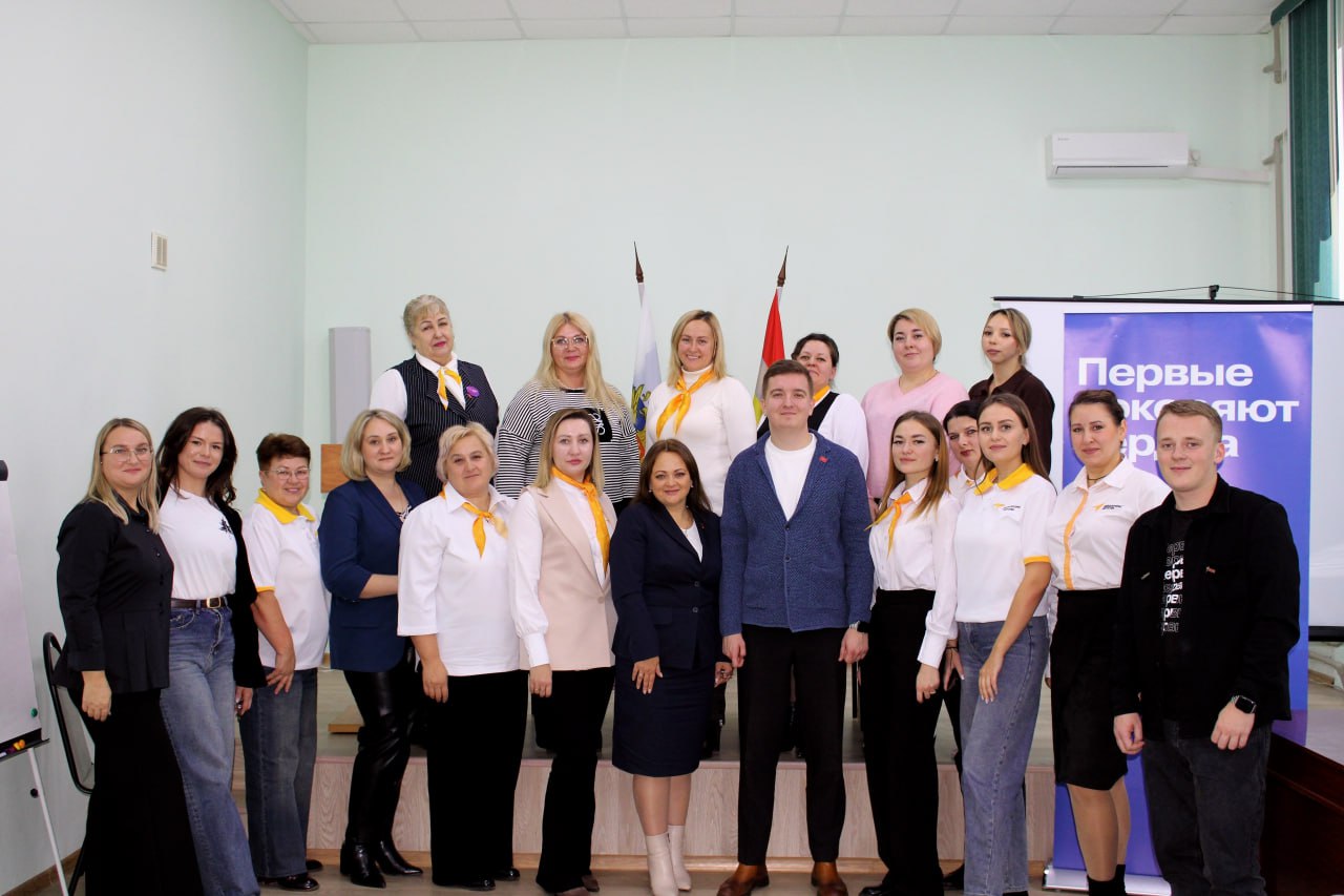 Сергей Черников: А каким ярким было музыкальное сопровождение! В исполнении ансамбля «Отрада», руководитель Татьяна Суворова прозвучала прекрасная песня «Курский край» (слова и музыка Ларисы Фроловой), которая тронула до... Сергей Черников: А каким ярким было музыкальное сопровождение! В исполнении ансамбля «Отрада», руководитель Татьяна Суворова прозвучала прекрасная песня «Курский край» (слова и музыка Ларисы Фроловой), которая тронула до...