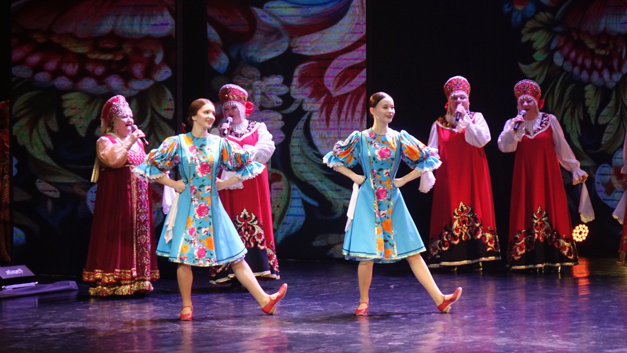 «Широка душа твоя, Россия!» - большой праздничный концерт – замечательный подарок курчатовцам к государственному празднику – Дню народного единства! «Широка душа твоя, Россия!» - большой праздничный концерт – замечательный подарок курчатовцам к государственному празднику – Дню народного единства!