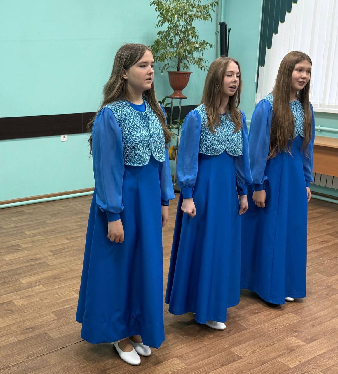 31 октября, в преддверии Дня народного единства, в ОБУСО «Комплексный центр социального обслуживания населения» Пристенского района состоялся праздничный концерт 31 октября, в преддверии Дня народного единства, в ОБУСО «Комплексный центр социального обслуживания населения» Пристенского района состоялся праздничный концерт