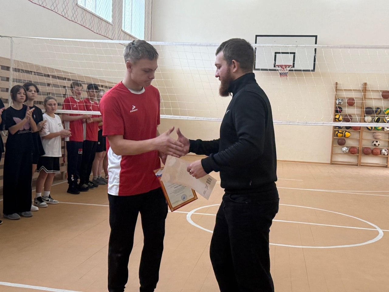 28 октября в Первомайской основной общеобразовательной школе прошли районные соревнования по волейболу среди команд 28 октября в Первомайской основной общеобразовательной школе прошли районные соревнования по волейболу среди команд