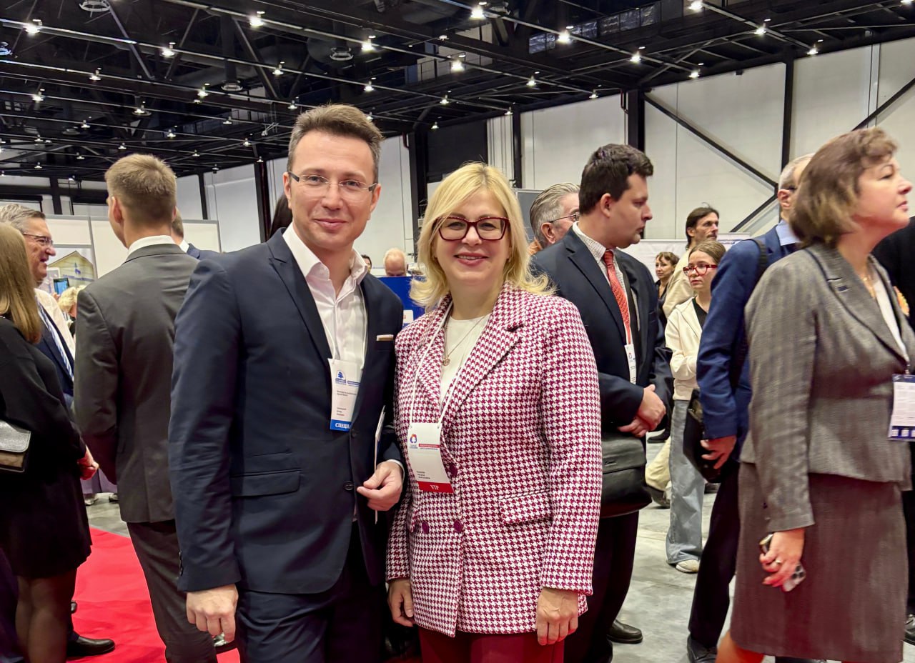 Делегация Курской области принимает участие в работе ХVIII Международного форума «Старшее поколение», который открылся в конгрессно-выставочном центре «Экспофорум» Делегация Курской области принимает участие в работе ХVIII Международного форума «Старшее поколение», который открылся в конгрессно-выставочном центре «Экспофорум»