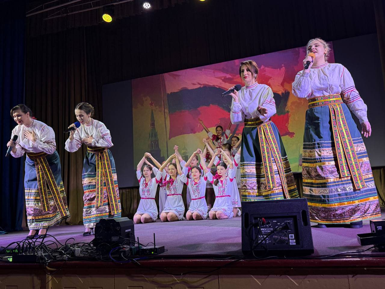 Сергей Черников: Друзья, в преддверии празднования Дня народного единства в городском Доме культуры состоялось большое праздничное мероприятие