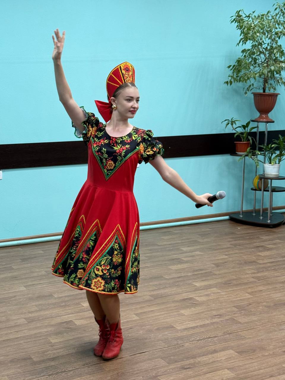 31 октября, в преддверии Дня народного единства, в ОБУСО «Комплексный центр социального обслуживания населения» Пристенского района состоялся праздничный концерт 31 октября, в преддверии Дня народного единства, в ОБУСО «Комплексный центр социального обслуживания населения» Пристенского района состоялся праздничный концерт