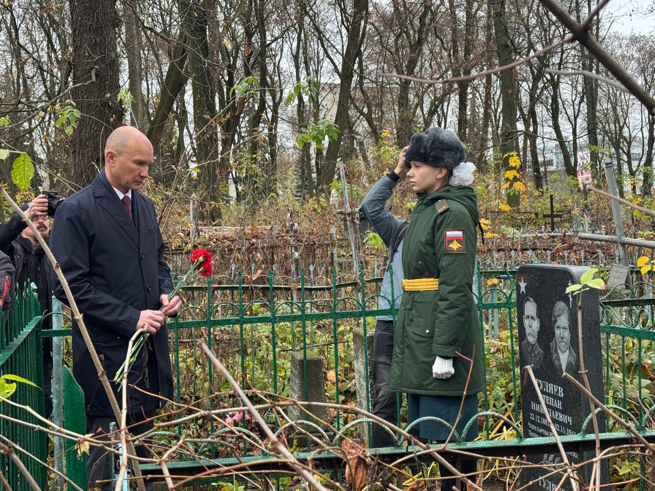 В городе почтили память курских ополченцев В городе почтили память курских ополченцев
