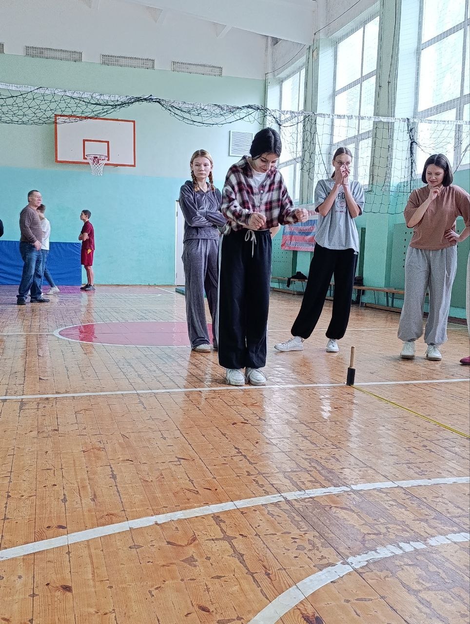 В спортивном зале школы № 1 города Дмитриева прошел Фестиваль Всероссийского физкультурно-спортивного комплекса «Готов к труду и обороне» (ВФСК ГТО), приуроченный ко Дню народного единства под девизом «Мы – вместе!» В спортивном зале школы № 1 города Дмитриева прошел Фестиваль Всероссийского физкультурно-спортивного комплекса «Готов к труду и обороне» (ВФСК ГТО), приуроченный ко Дню народного единства под девизом «Мы – вместе!»