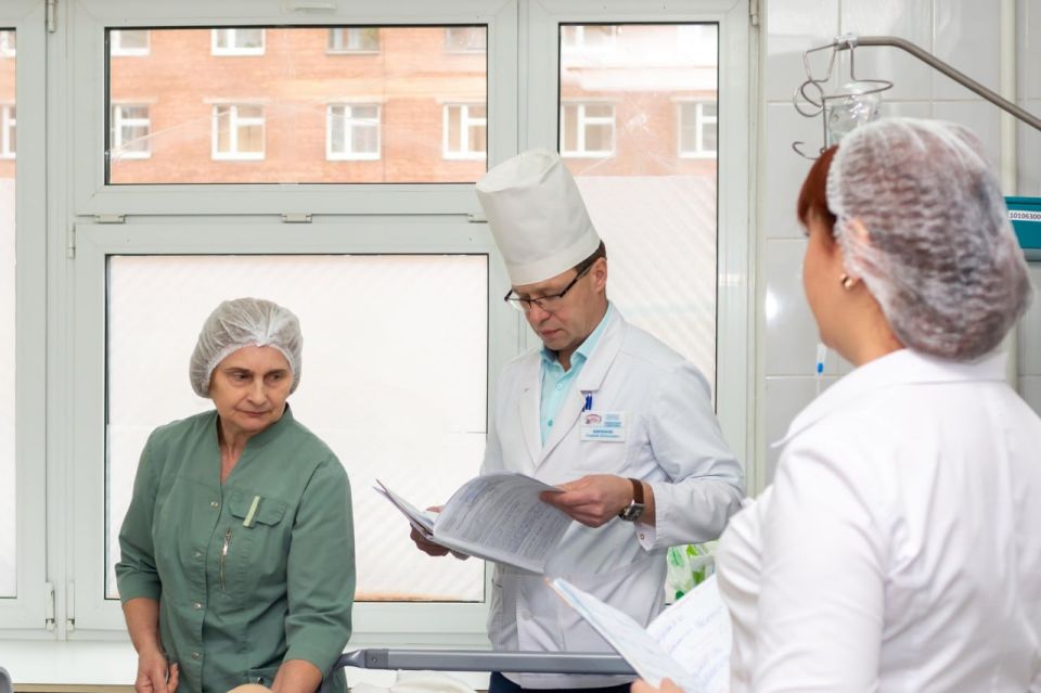 Главный внештатный специалист по цереброваскулярным болезням Курской области, заведующий неврологическим отделением Регионального сосудистого центра Курской областной многопрофильной клинической больницы Андрей Бирюков... Главный внештатный специалист по цереброваскулярным болезням Курской области, заведующий неврологическим отделением Регионального сосудистого центра Курской областной многопрофильной клинической больницы Андрей Бирюков...