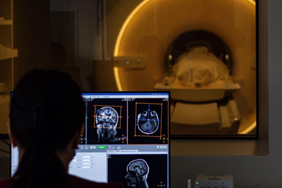 Главный внештатный специалист по цереброваскулярным болезням Курской области, заведующий неврологическим отделением Регионального сосудистого центра Курской областной многопрофильной клинической больницы Андрей Бирюков... Главный внештатный специалист по цереброваскулярным болезням Курской области, заведующий неврологическим отделением Регионального сосудистого центра Курской областной многопрофильной клинической больницы Андрей Бирюков...